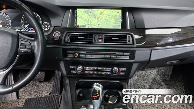 BMW 5 Series (F10) 520d Luxury Plus 2015 — фото 14