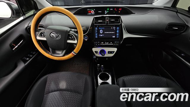 Toyota Prius (IV) 1.8 E 2018 — фото 7