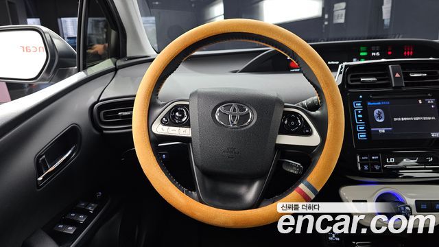 Toyota Prius (IV) 1.8 E 2018 — фото 13