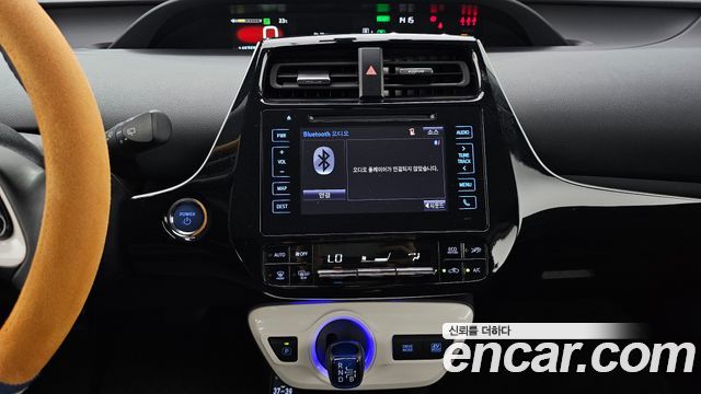 Toyota Prius (IV) 1.8 E 2018 — фото 14