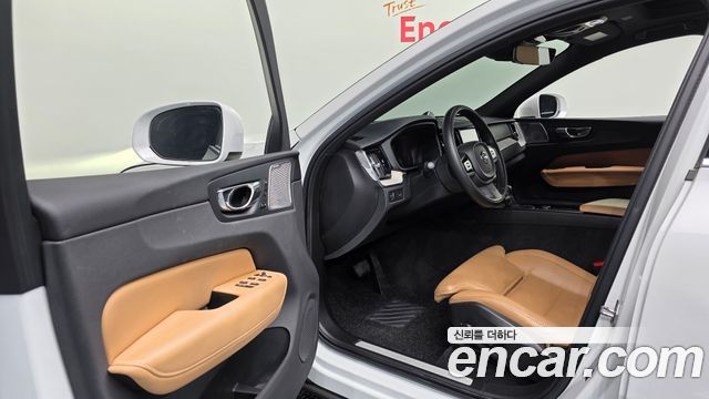 Volvo XC60 (II) D5 Inscription 2019 — фото 10