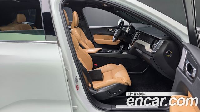 Volvo XC60 (II) D5 Inscription 2019 — фото 32