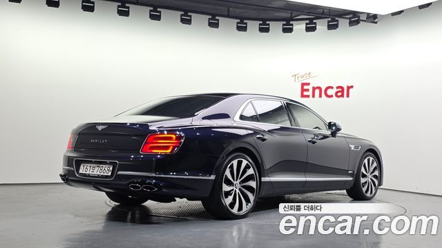 Bentley Flying Spur (III) 4.0 Azure 2023 — фото 2