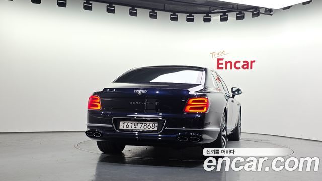 Bentley Flying Spur (III) 4.0 Azure 2023 — фото 4