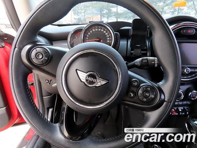 MINI Cooper D Mid 3rd 2016 — фото 17