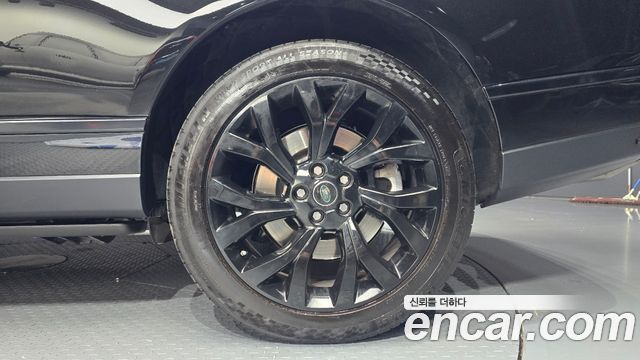 Land Rover Range Rover (IV) 5.0 SC AB 2018 — фото 21