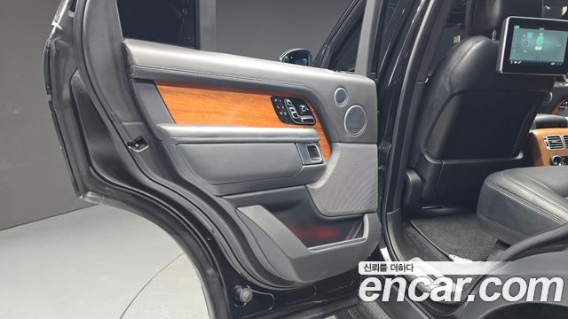 Land Rover Range Rover (IV) 5.0 SC AB 2018 — фото 25