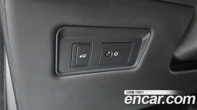 Land Rover Range Rover (IV) 5.0 SC AB 2018 — фото 28
