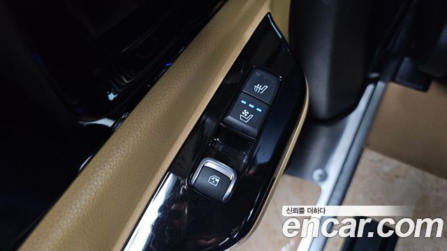 Kia Carnival (IV) Gasoline 9-seater Limousine(Special vehicle) 2023 — фото 17