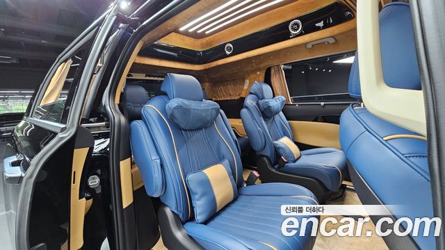 Kia Carnival (IV) Gasoline 9-seater Limousine(Special vehicle) 2023 — фото 19