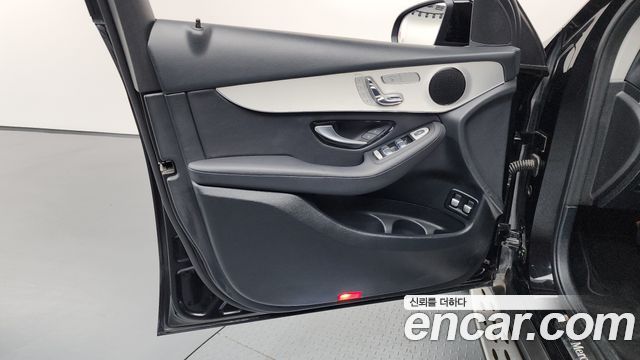 Mercedes-Benz GLC-Class (X253) GLC350e 4MATIC Premium 2019 — фото 30