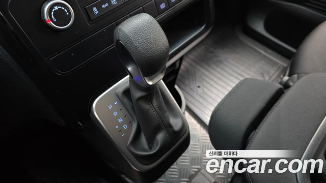 Hyundai Staria L3.5 Tourer 11-Seater Smart 2026 — фото 9