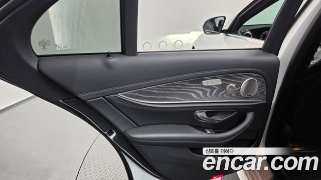 Mercedes-Benz E-Class (W213) E350 4MATIC AMG Line 2022 — фото 31