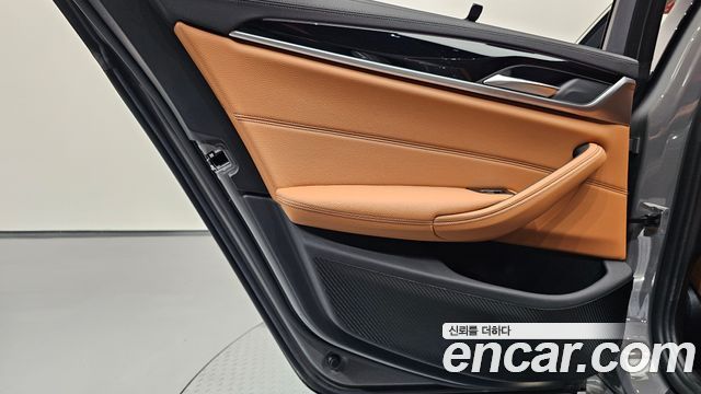 BMW 5 Series (G30) 520i Luxury 2022 — фото 25