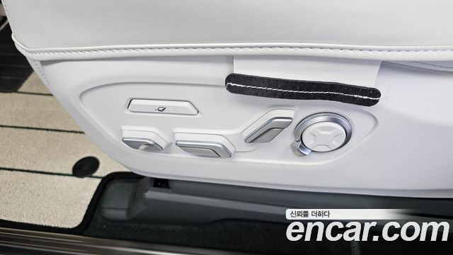Hyundai Ioniq 9 Performance Type AWD 6-Seater Calligraphy 2026 — фото 31