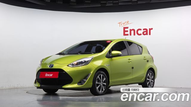 Toyota Prius C 1.5 2018 — фото 1