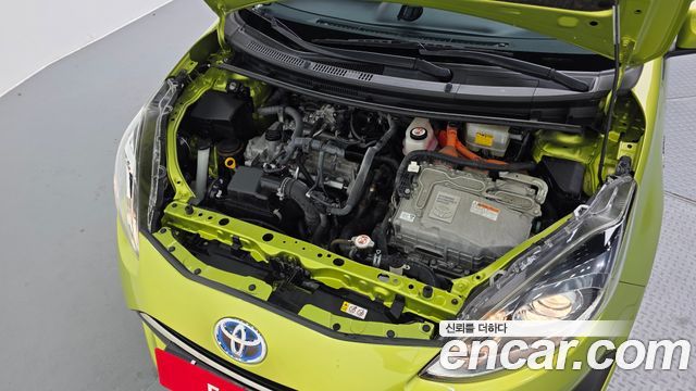 Toyota Prius C 1.5 2018 — фото 6