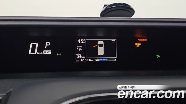 Toyota Prius C 1.5 2018 — фото 8