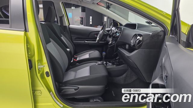 Toyota Prius C 1.5 2018 — фото 15