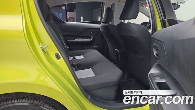 Toyota Prius C 1.5 2018 — фото 16