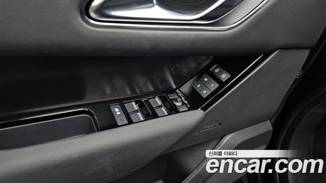 Land Rover Range Rover Velar 2.0 P250 Dynamic SE 2026 — фото 18