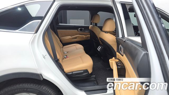 Kia Sorento (IV) Gasoline 2.5T 2WD Noblesse 2023 — фото 12