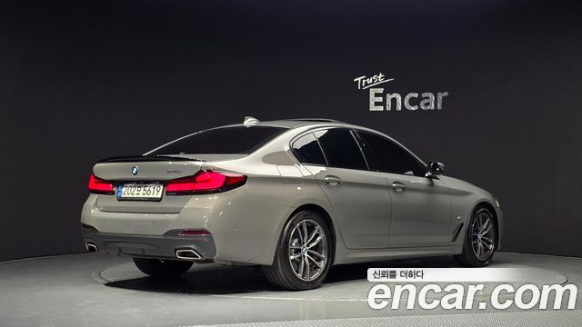 BMW 5 Series (G30) 520i M Sport 2022 — фото 2