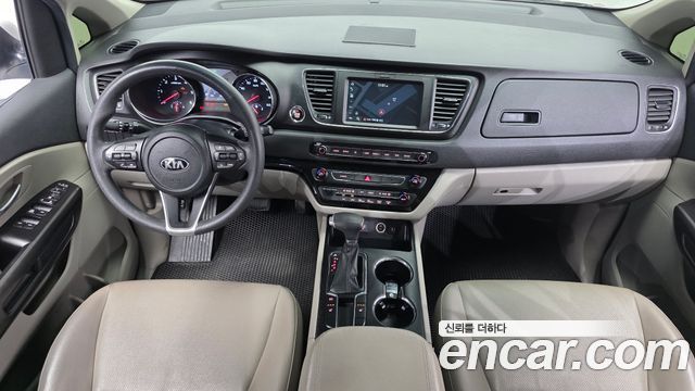 Kia Carnival 11-Seater Deluxe 2019 — фото 7