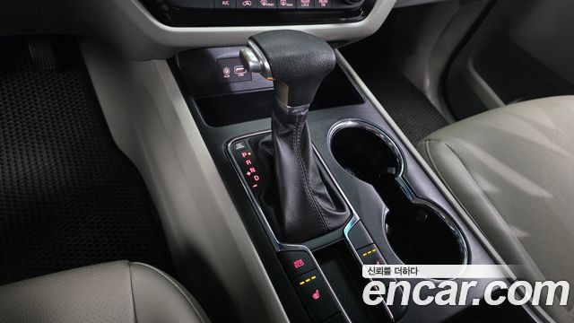 Kia Carnival 11-Seater Deluxe 2019 — фото 9