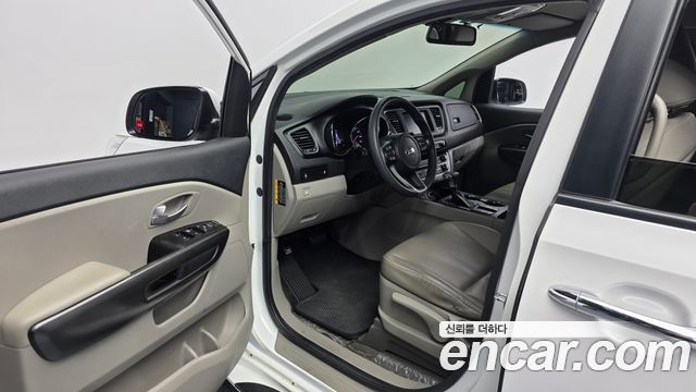 Kia Carnival 11-Seater Deluxe 2019 — фото 10