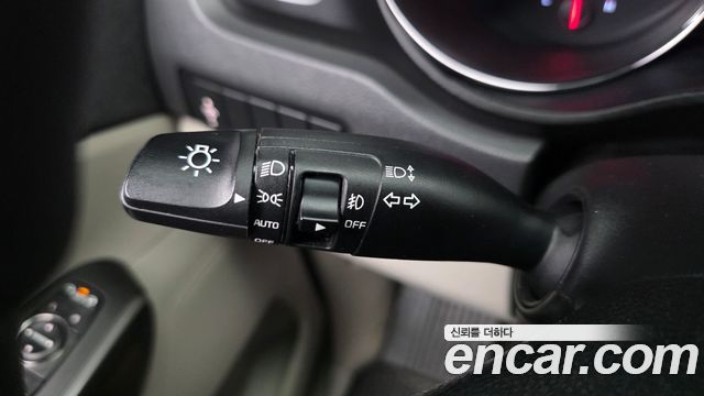 Kia Carnival 11-Seater Deluxe 2019 — фото 17