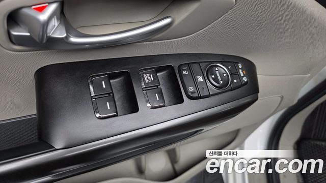 Kia Carnival 11-Seater Deluxe 2019 — фото 18