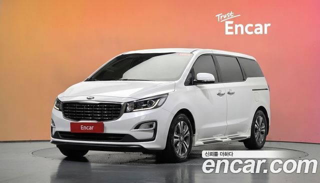 Kia Carnival 11-Seater Deluxe 2019 — фото 1