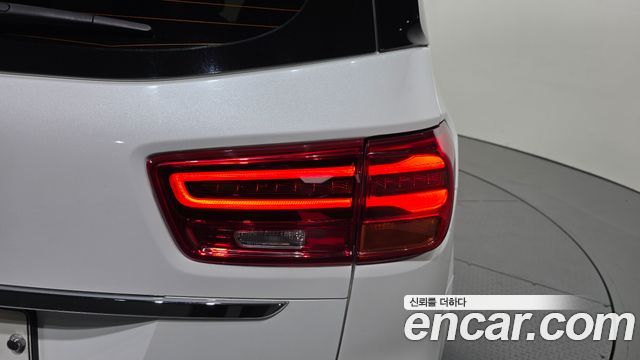 Kia Carnival 11-Seater Deluxe 2019 — фото 23