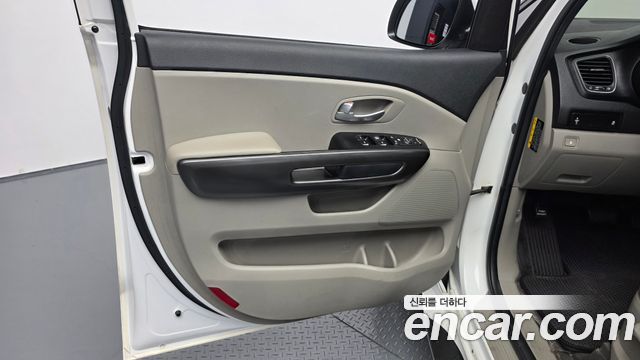 Kia Carnival 11-Seater Deluxe 2019 — фото 24