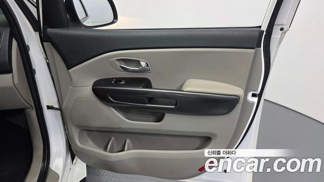 Kia Carnival 11-Seater Deluxe 2019 — фото 25