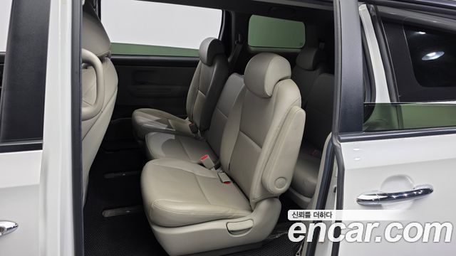 Kia Carnival 11-Seater Deluxe 2019 — фото 26