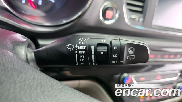 Kia Carnival 11-Seater Deluxe 2019 — фото 29