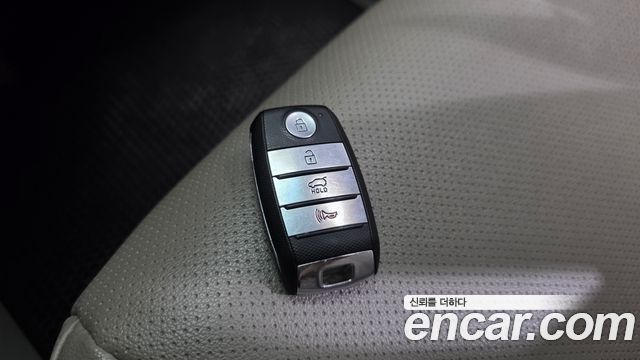 Kia Carnival 11-Seater Deluxe 2019 — фото 30