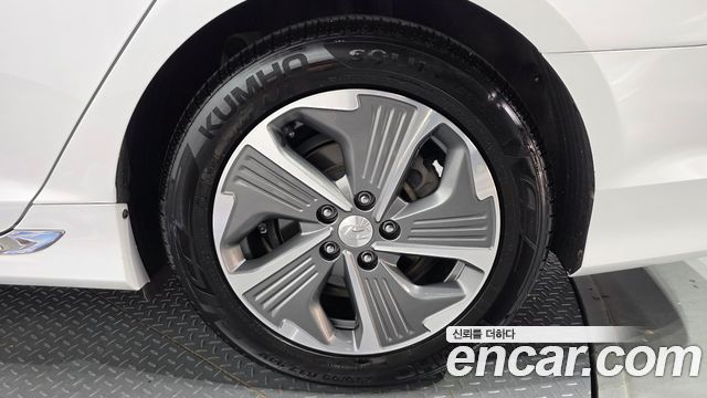 Hyundai Sonata New Rise Hybrid Premium 2019 — фото 21