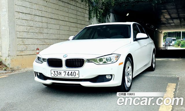 BMW 3 Series (F30) 320i