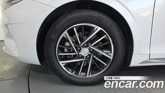 Hyundai Grandeur (IG) 3.0 LPi (Taxi) Deluxe 2020 — фото 5