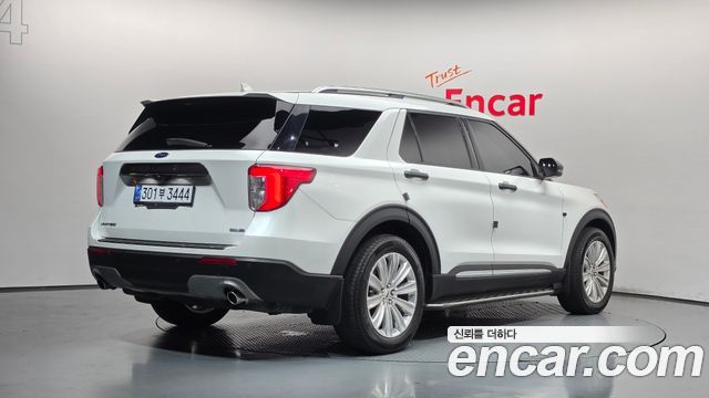 Ford Explorer (VI) 2.3 LimIted 4WD 2020 — фото 2
