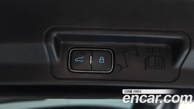 Ford Explorer (VI) 2.3 LimIted 4WD 2020 — фото 18