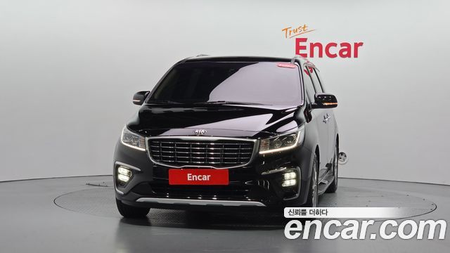 Kia Carnival 9-Seater Luxury 2020 — фото 3