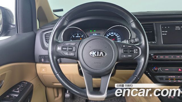 Kia Carnival 9-Seater Luxury 2020 — фото 13