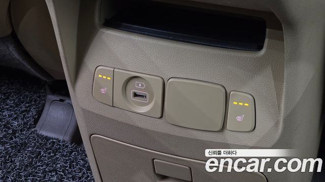 Kia Carnival 9-Seater Luxury 2020 — фото 15