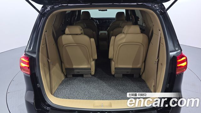 Kia Carnival 9-Seater Luxury 2020 — фото 16
