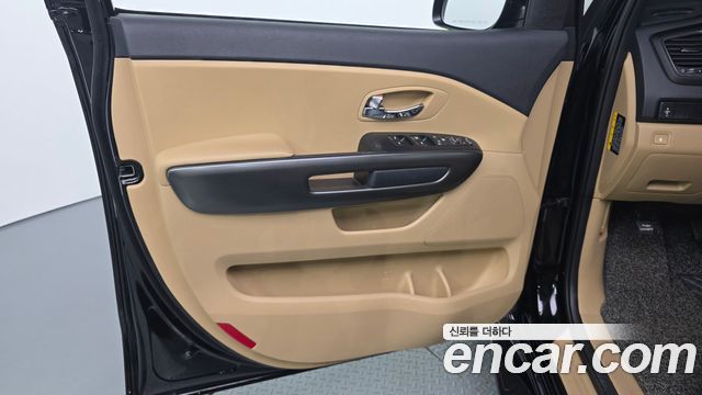 Kia Carnival 9-Seater Luxury 2020 — фото 24