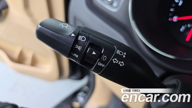 Kia Carnival 9-Seater Luxury 2020 — фото 28